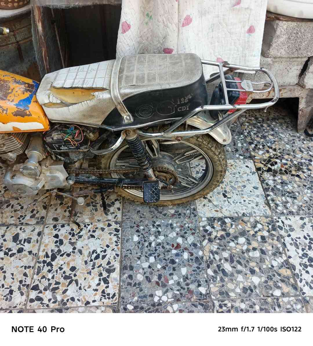 سلام عليكم
درجة البيع ٥ كير مكان بغداد السياحي السعر ١٥٠ بيه مجال ***********

نص مكتوب في الصور:
- NOTE 40 Pro 23mm f/1.7 1/100s ISO151
- NOTE 40 Pro 23mm f/1.7 1/100s ISO122