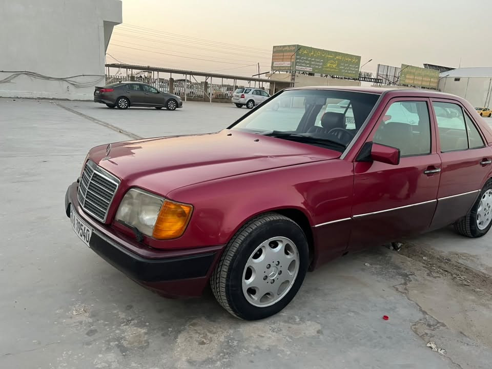 ‏السلام عليكم للبيع مرسيدس موديل 91 رقم بابل دولي تحويل ثاني يوم سيارة محورة مكينة بطة تخم تاير جديد حدادي جديدة السيارة ما فيها ضربة قوية العنوان واسط الكوت مركز المدينة البيع مستعجل السعر 52 وبيها مجال للشرا رقم الموبايل *********** ￼

