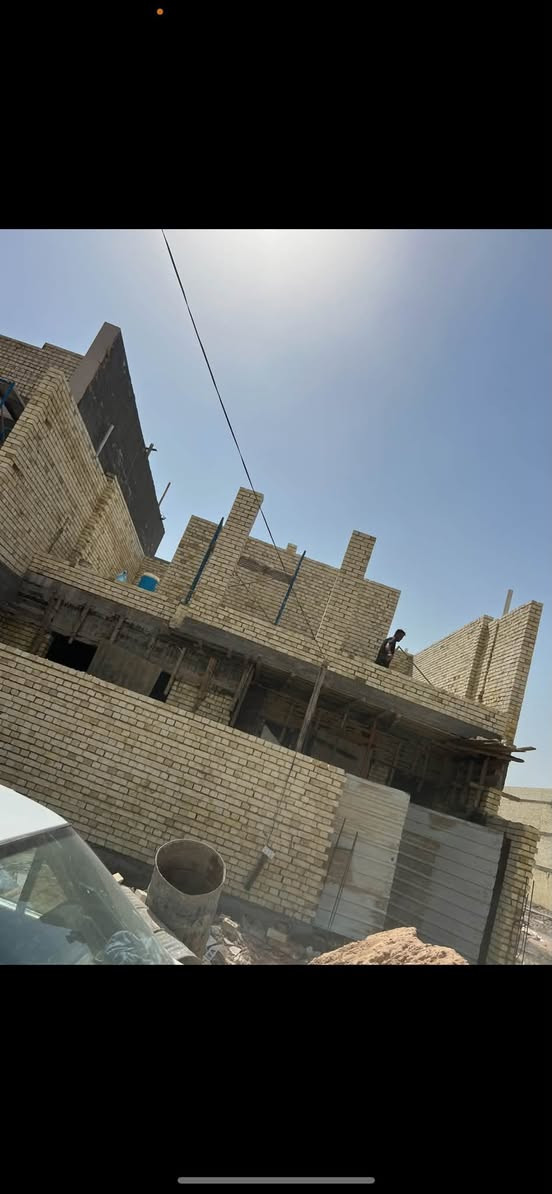 كادر بناء متكون من ٣ خلفات دقه بل عمل سرعه بل انجاز شغل نضيف ودرجه اولى شغل كله مساطر وكبان وخيط وشاهول وزن مضبوط تنضيف البيت التزام بل كلام سعار مناسبه استفسار اكثر ***********
