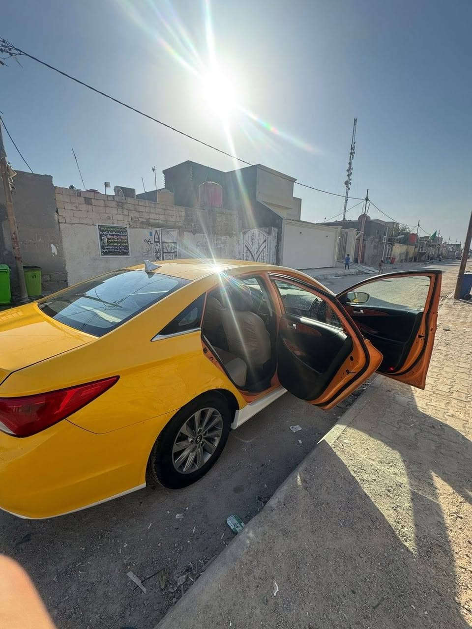 سوناتا ٢٠١١وارد كوري للبيع السعر ٧٥$ وبيهة مجال مكان البصرة رقم صاحب السيارة ***********
