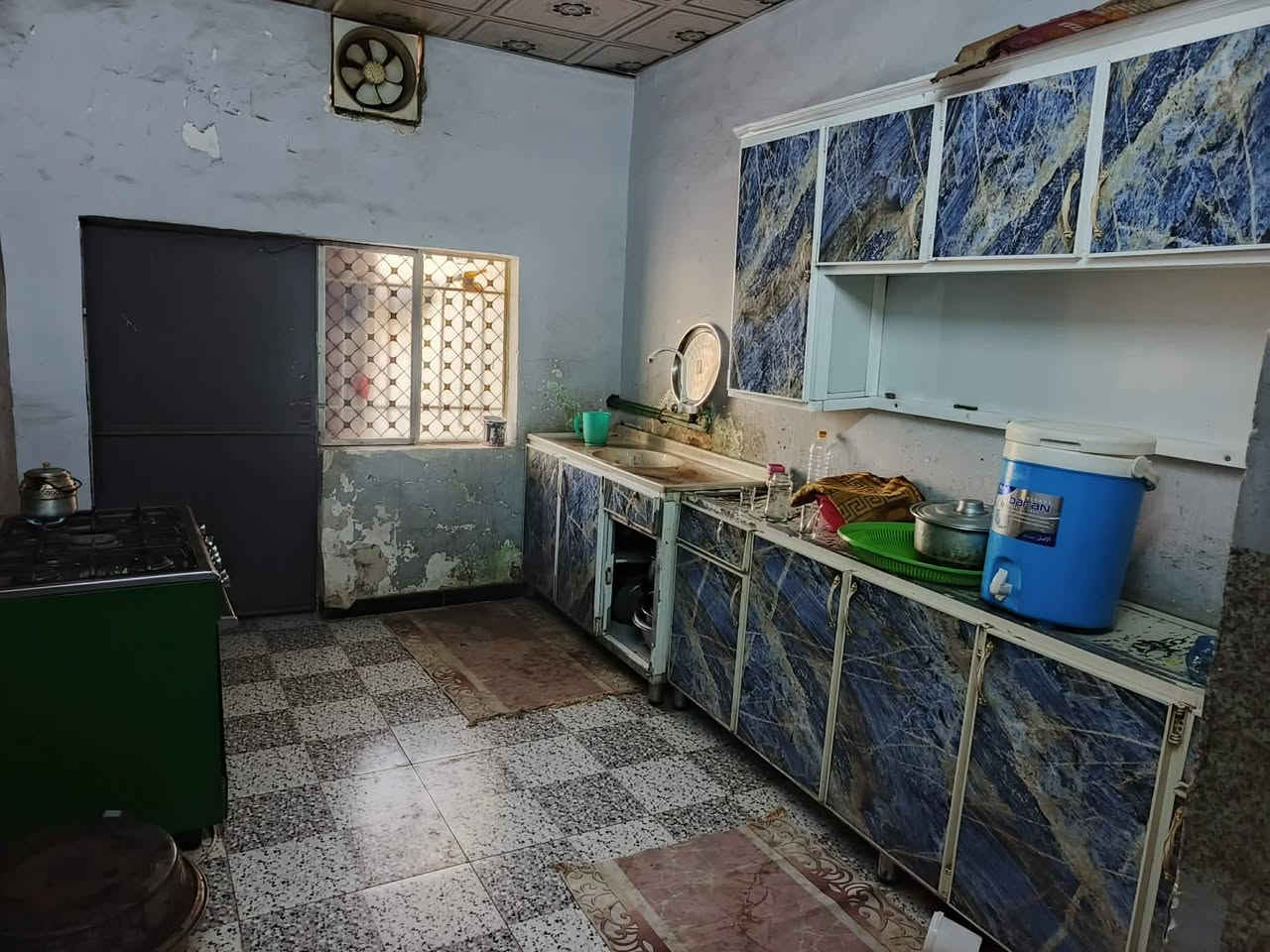 🏡 بيت للبيع
📍 الموقع: حي العسكري – شارع سيد جواد، ثاني فرع، رابع بيت.

📐 المساحة: 240 م². السعر ١١٥ وبي مجال نشالله 

✅ طابو صرف مع تحويل الملكية في اليوم الثاني باسم المشتري.

✅ بناء قديم لكنه مرتب وجاهز للسكن.

✅ منطقة مخدومة وتتوفر فيها جميع الخدمات.

تفاصيل البيت:

- استقبال.

- هول.

- صالة داخلية.

- غرفتا نوم.

- مطبخ حار / بارد.

- منور.

- صحيات داخلية وخارجية.

📞 للاستفسار والمعاينة، التواصل مع مكتب الضامن للعقار. ذي قار سوق الشيوخ خنيطله شارع الكراج *********** #سوق_الشيوخ#تشطيب_درجة_أولى#مكتب_الضامن_للعقار
