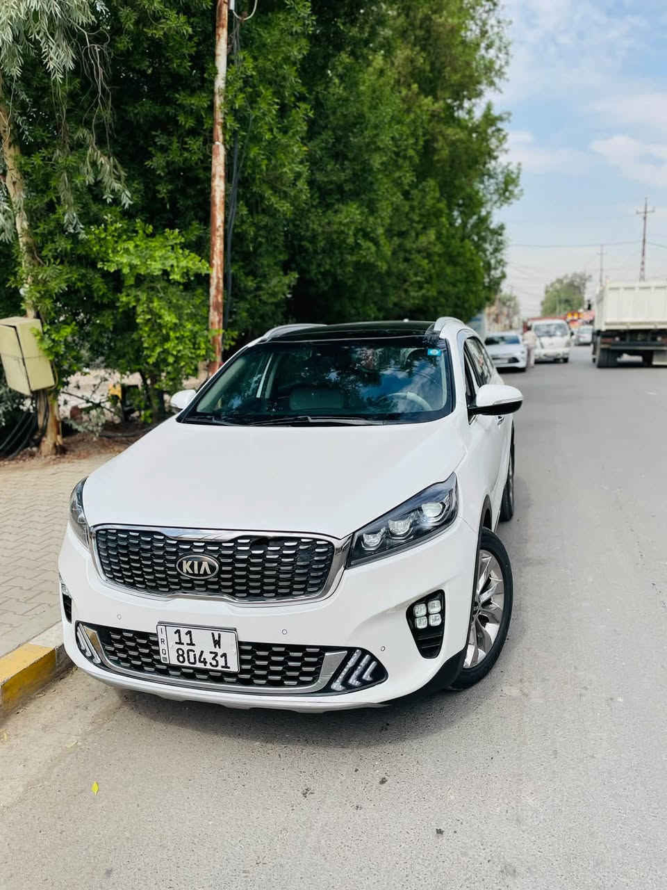 السلام عليكم 
سورنتو 2019
🔷خليجي رقم بغداد بأسمي 
🔷مكفولة كفالة عاامة 
🔷ماشية 65الف حقيقي 
🔷محرك وكير عل شركة 
🔷فول موصفات واحد عل واحد 
🔷فورويل +6سلندر +7راكب
🔷بنوراما +بصمة فول للخير 
🔷السيارة جديدة مال جناي 
💰السعر:235وبي مجال لشراي ويرهم مراوس حسب القناعة 
📍بغداد 
☎️:***********
