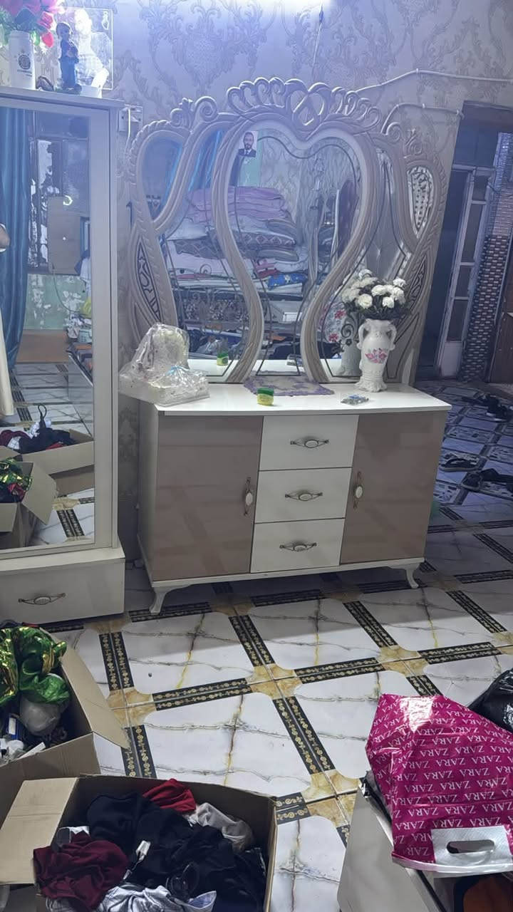 غرفة نوم • للبيع