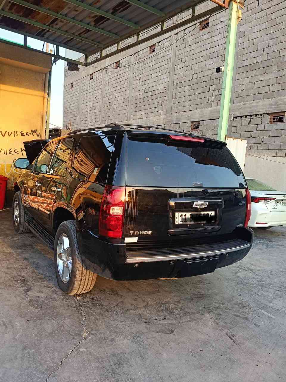 السلام عليكم 
تاهو ٢٠١١ اسود خليجي كفالة عامة رقم بغداد دولي باسمي فول موصفات Ltz 
جاهزة من كلشي حدادية تبريد طخم تاير جديد اي نقص ما بيها مكاني البصرة 
السعر ٢٤٠
الشراي يتدلل
***********

