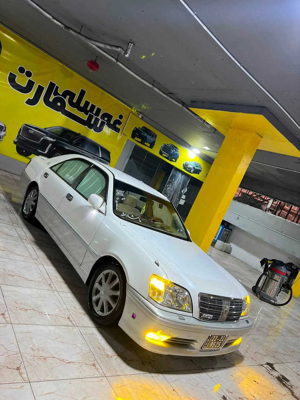 ‎بە ناوی خودای گەورە
***********
***********
‎
مەلیکە موس ٢٠٠٢ d4بچووک
پێش و دوا کریستاڵ
ئاڵتوونی بازاڕ کەم بەنزین خۆر
نرخی ٥٦$ قفڵ و کۆتای بۆ معامەلە تەلەفۆن و چات مەکە
کۆدی هەیە 
١دووگمە
کامێرای ڕیکۆردی جادە
لیدی ١٨ پارچە
باڵی سەر سنوق
شاشە ئایپاد و کامێرای دواوە
٣ سویچی لەگەڵە
‎چوار تایە و ویلی نەجمەی لۆک لۆک 
بێ بۆیاخە بەس شوێن موسی بۆیاخە
‎پاتری تازە کامل کارەبایی مەزبوت
‏‎ئاوێنە دەخەوێت. 
‎ئاوێنە هیتەر.
‏‎هایدرۆلیک و ڕۆن و فلتەر تازە 
‏‎بانس تازە.
‏‎ناو زەرد
‏‎شاشە.. 
‏‎ئێمپریفایەری بیلاد
‏‎ساردوو گەرم بەشەرت...
کامل حەمام کراوە و تاقم وایەری چاک کراوە و کونی گەرمی گیراوە و کامل کاتم کراوە
‎بێ چاڵ و شوخت ..چاڵ بە گیانییەوە نییە ماشەڵا
ئەشیای کاملی ناو سنوقی تیایە
‎سەیارەکە تاقانەیە 
دەعامی بۆ دەعامی بەشەرت
‎ئەگەر موشتەری نیت سەری خۆت و منیش مەیەشێنە چاڵێک و گەڵایەک ببڕە دینارێ مەسرەف و گەڵایەک ببڕە
گۆڕینەوەش دەکەم لەسەر دڵگرتن
شوێن عەربەت
***********
***********
