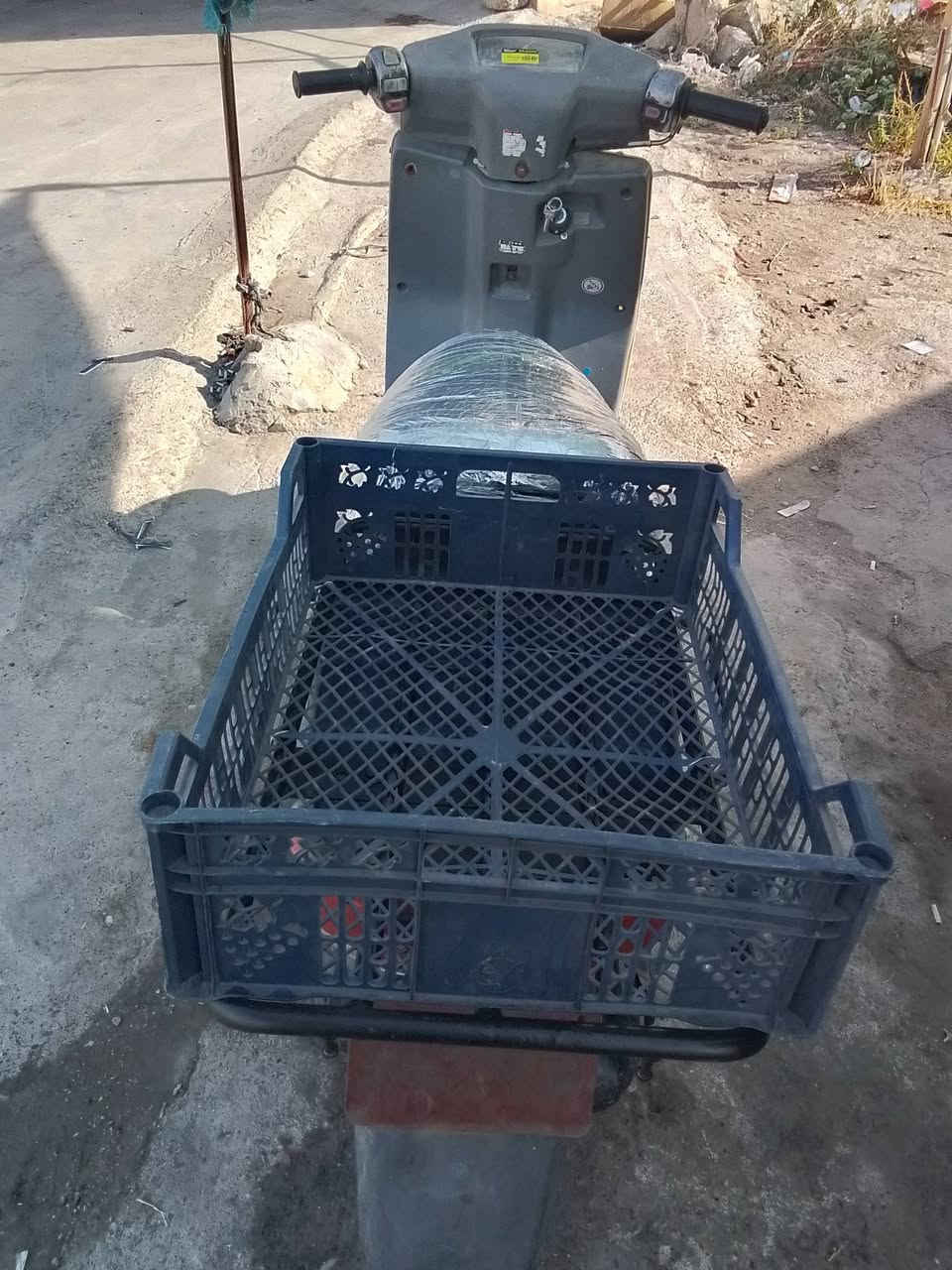 ماطور شغال كامل كهربيات كلو شغال تايرات نضيفه السعر 140 الف ***********
