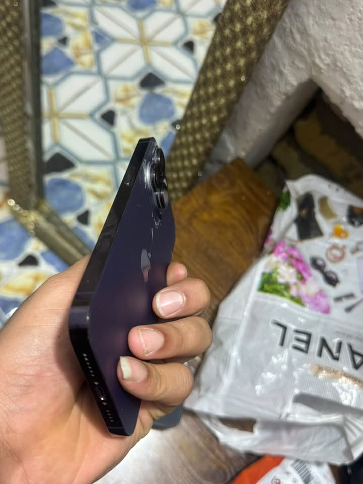 iPhone 14  Pro Max سلام عليكم 
بطـاريه 88  جهاز مكفول ماعدا الضهر
256 
جهاز شحن فول 
بدون ملحقات 
سعر ٧٧٥ بي مجال حق جيه إني خادم ❤️  متوازي ع بيعه
***********
