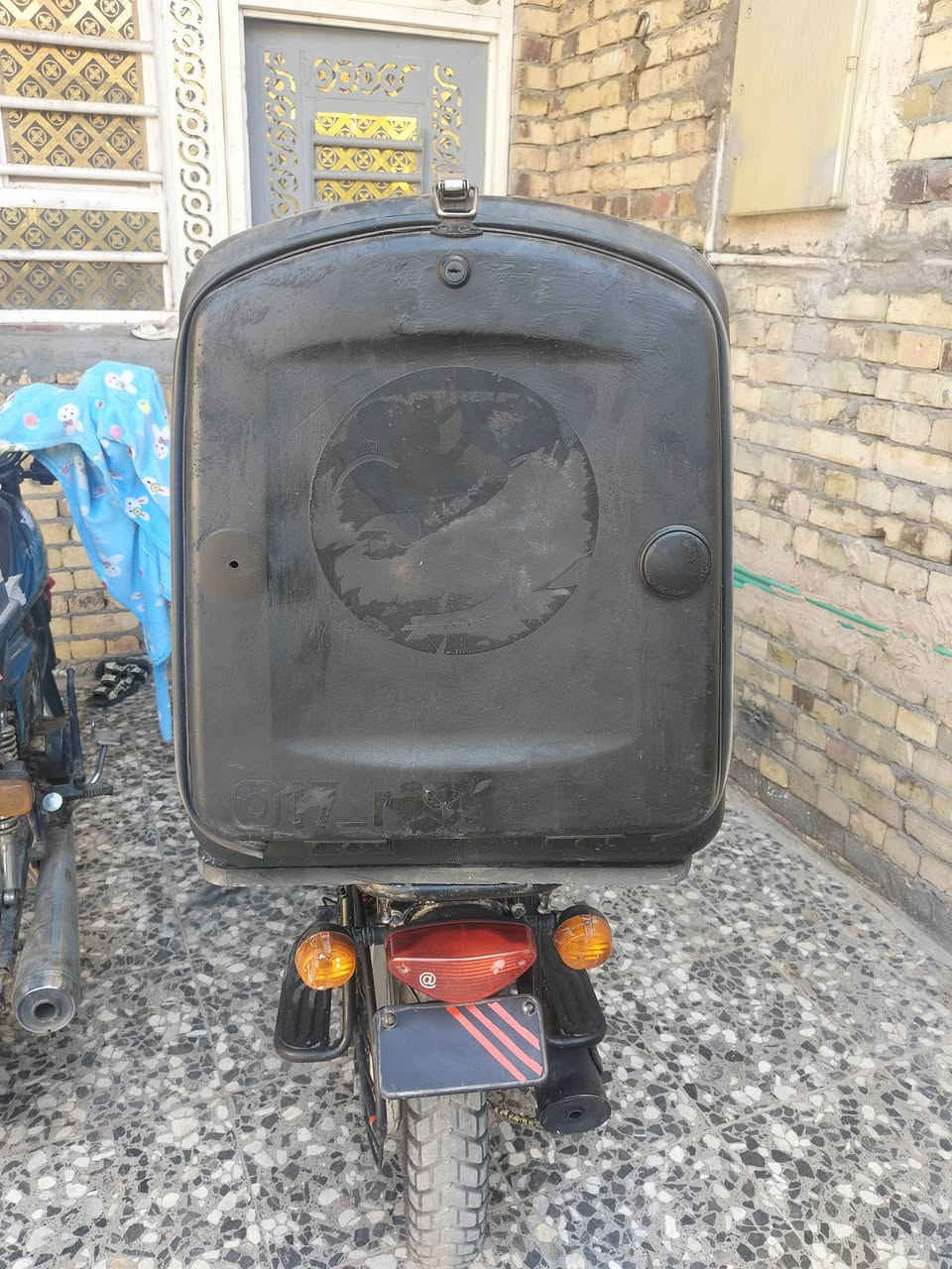 سلام عليكم صندوكين للبيع كبير ب25 الف وصغير ب20
رقم الهاتف ***********
