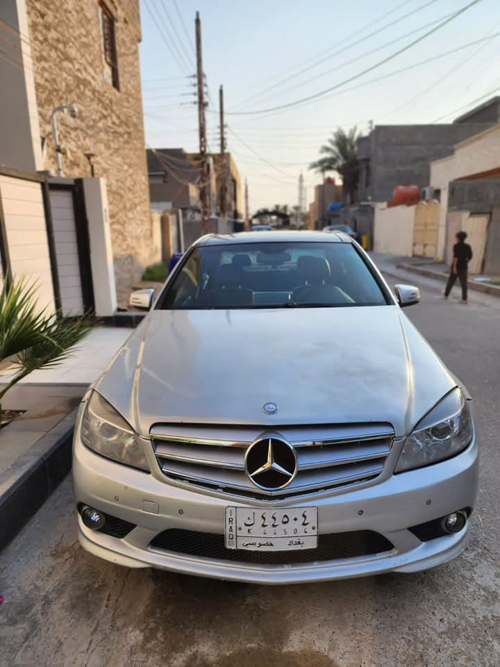 #سعر مناسب جدا 
مارسيدس c200 2011
محرك ٢٠٠٠ تيربو تعبان ايدخن  
باسمي  بيها ضربة سطحية 
بالبنيد مرجع بارد بس الصبغ تعبان شبرين وبيه ضربة بالجاملغ الخلفي  
سيارة خليجية دعامية امامية تعبانة 
اجزاء المحرك 
عدى الطابوكة جدد
مكانها ابو غريب 📍النصر والسلام 
اتصال ☎️ 
***********
🟥علق يصلك سعرها
