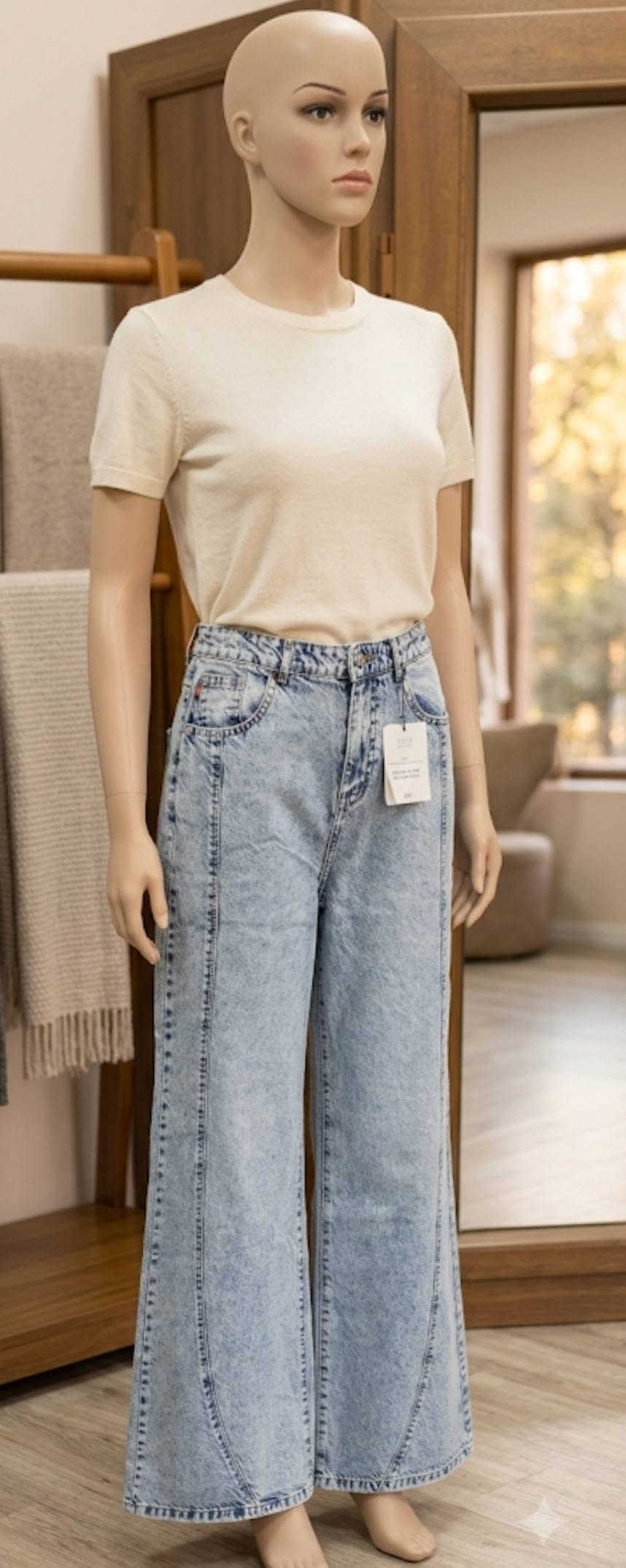 أزياء حمزه قمبر فرع الثاني                      بناطير الچاس مجمع حبيب مول 
حمزه قمبر @
