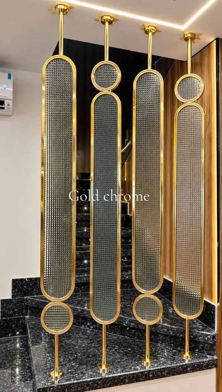 Gold chrome Stainless steel using 304 material only. A high quality material with an authentic outcome .✔️

4 more info 
***********📞
What’s app available

نص مكتوب في الصور:
- Gold chrome