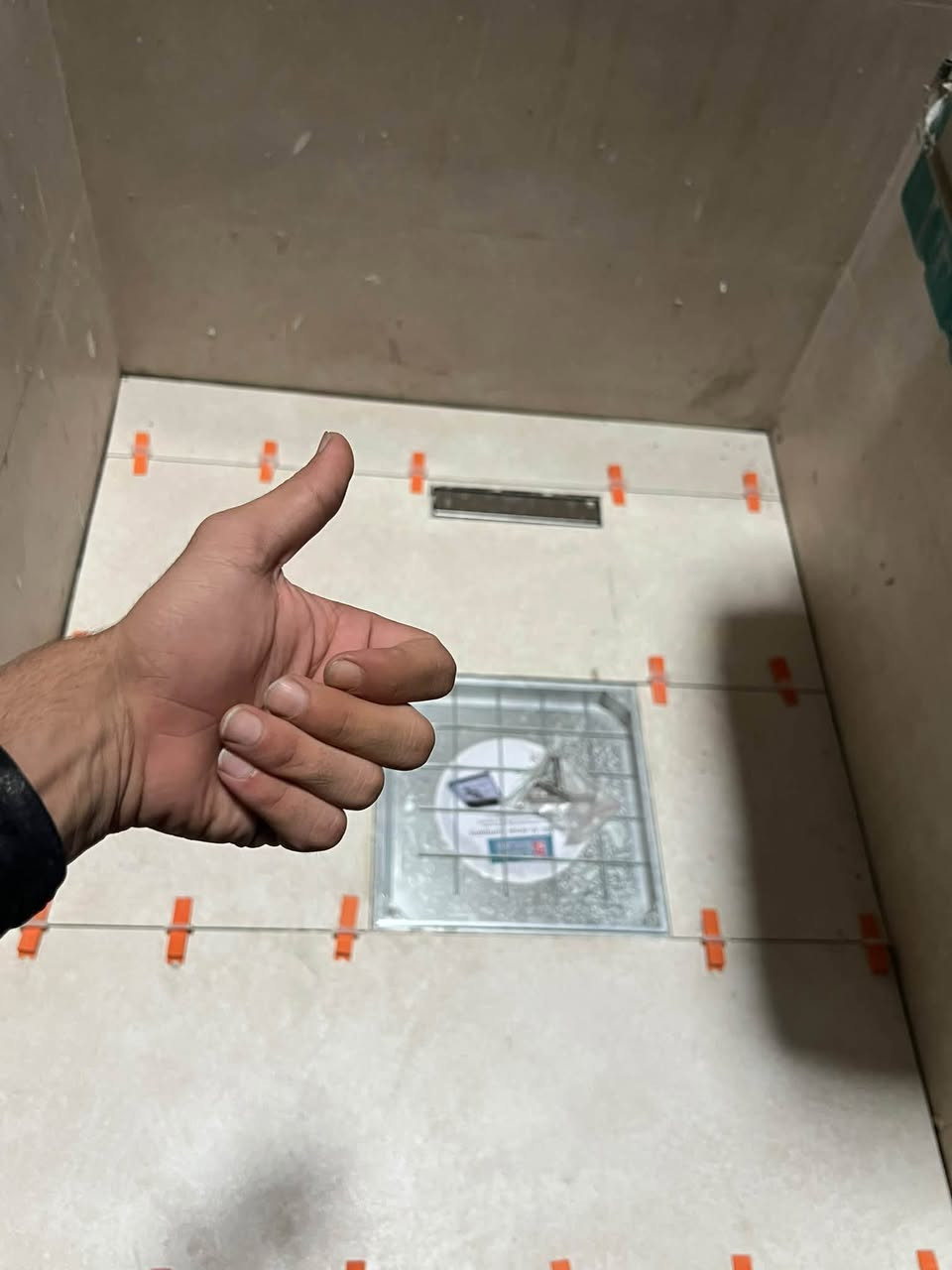 سلام عليكم خلفه سيراميك شغل باشراف هندسي رقم الهاتف تواصل واتساب ***********
