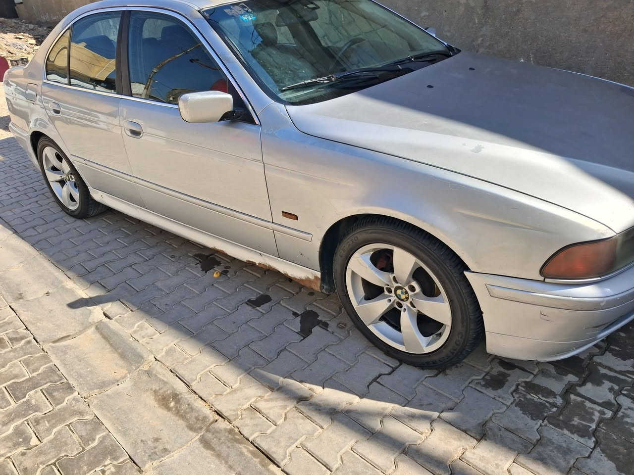 سلام عليكم صقر موديل ٢٠٠١حجم ٢٥ بليته وسنويه بيه مكينه ٢٨دبل فانوس كير عادي بسمي رقم دولي نقصه ٤دبلات ووفريز بي ليك ٦٥وبيه مجال مكانه بغداد (***********)
