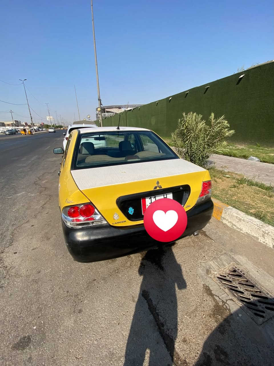 سلام عليكم سيارة لانسر للبيع موديل ٢٠١٠ 

مكينة ٢٠٠٠ محرك كير تبريد مكفولات 

صدر نص عمر گشرها بيها ملاحظات 

دوشمة نظيفة داخلها نظيف 

كهربائيات كلها شغاله رقمها بغداد انكليزي 

بسمي السعر ٥٤ ورقه و بيها مجال 

عنواني بغداد حي البتول 
قرب معمل ثلج المصطفى 
استفسار رقم الهاتف 
*********** محمد
