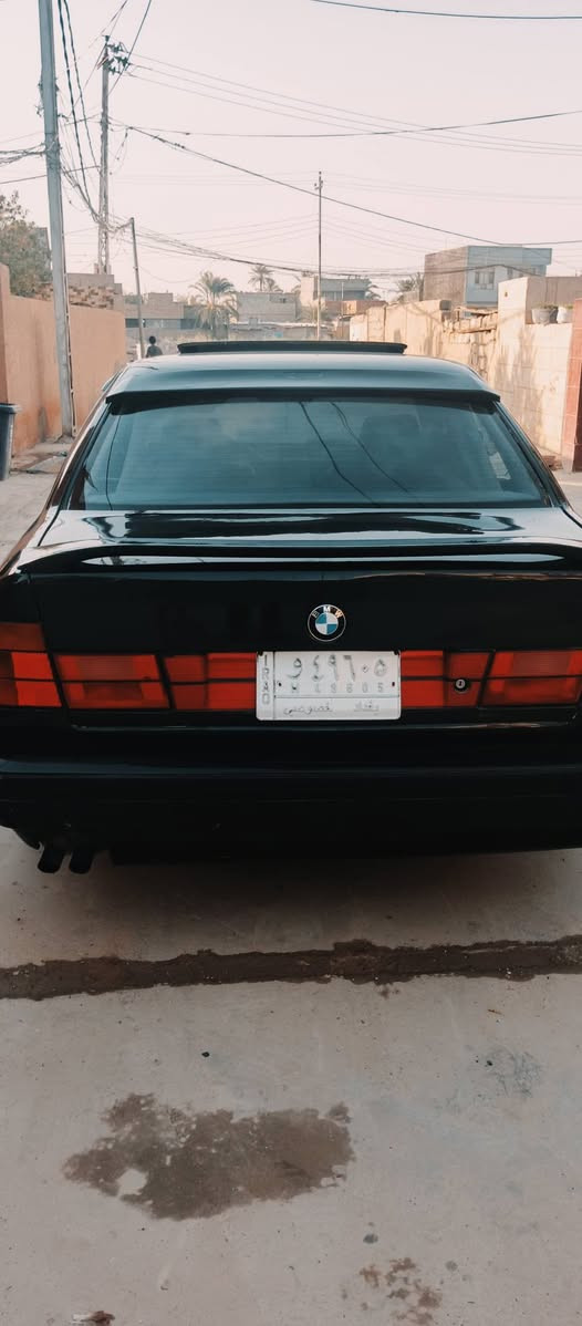 للبيع BMWموديل 91رقم بغداد لون اسود صبغ عام للجماليه محرك 35مفتوح كير اوتو السعر 48وبيه مجال العنوان ديالى الخالص للتواصل ***********
