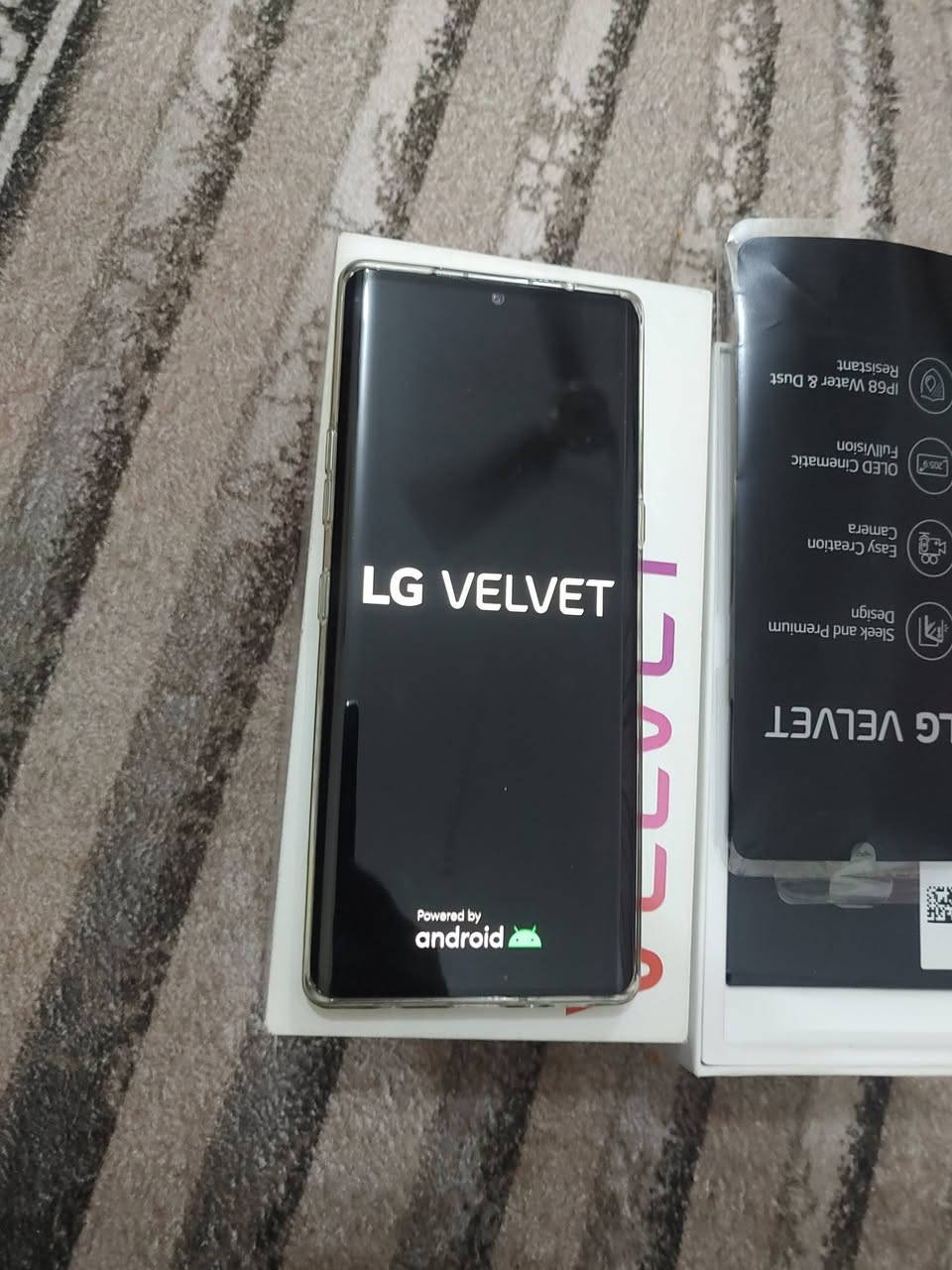 هاتف  من شركة  LG الكوريه 
LG VELVET   
الجهاز ذاكره 128  على 8  
شريحتين اتصال  
السعر   235  الف    
مواصفات   شاشه p امولد قياس  6.8  انج  وكامرات ذات دقه عاليه  شحن سلكي ولاسلكي سريعيين وكثير من المواصفات 
للتواصل  *********** 
واتساب او اتصال  
توجد خدمة توصيل
