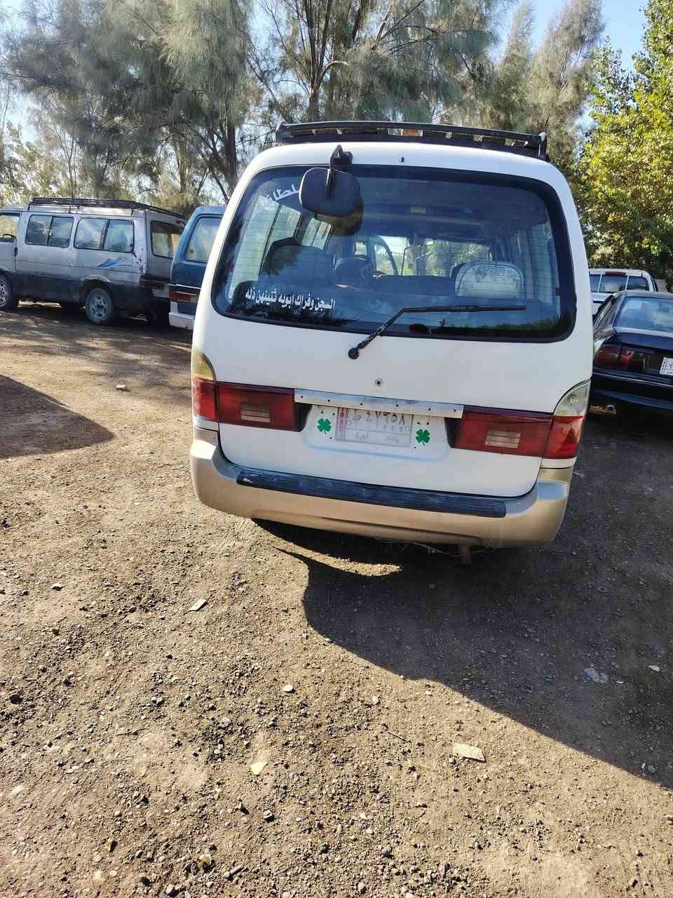 السلام عليكم ورحمة بريجو موديل ٢٠٠٠ كير محرك اكسن مكفولات  مصموقه حزام بدون ضربه  ومعجون  شواصي بس واحد معمر اليمنا ٣ مكفولات. *********** ***********. ! السياره يرادلها دوشمه فقط
