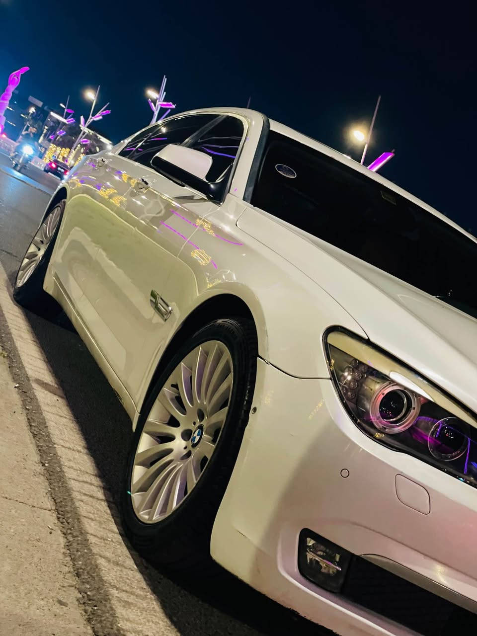 BMW 730 LI
فوول مواسةفات بسمة شاشة كاميرا حساس كوشن خزن كوشن كارةباي كوشن سارد و گةرم  سلايت قةپات مواسةفات 
سةيارةكة بةس نيو چاملخي پيشي بوياخة 
بو زانياري زياتر پةيوةندي بكة *********** أربيل, العراق

