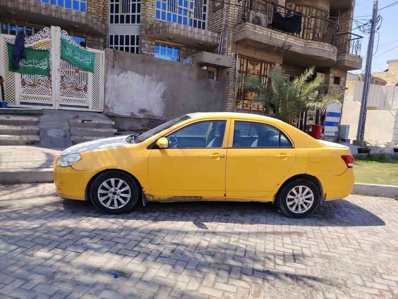 بيوادي جي ثري ابلاديه ماعدا صبغ بابتين جهة اليسرى محرك وكير جديد كورلا  السعر. 35بيه مجال قليل علي الهيئه والغرامات. ه***********بغداد
