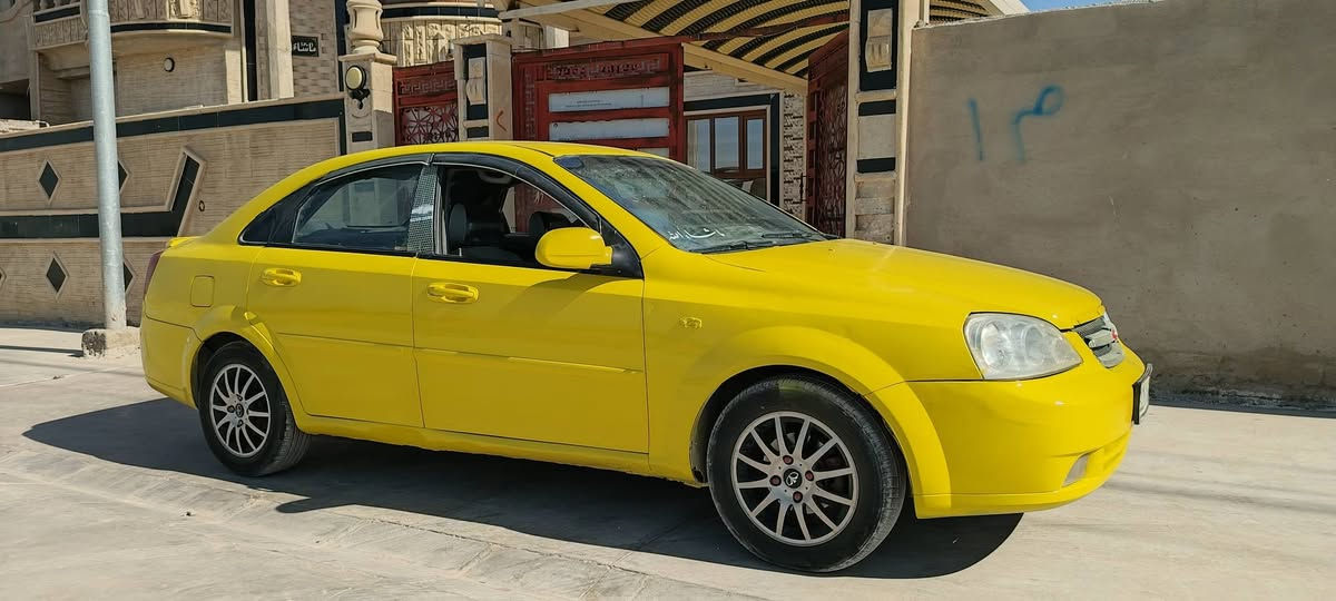 للبيع مستعجل وبتره موديل ٢٠١١ تكسي رقم نكليزي بغداد هيه وغرامات صفر بسمي شرط التحويل السعر 55 وبها مجال ***********
