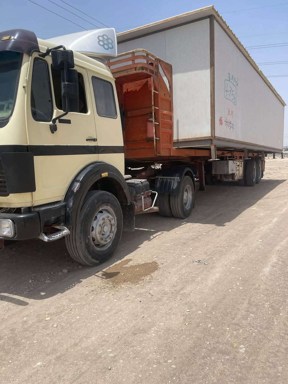 البي موديل 88 مربوط عربانه 3 دنانير  مكفوله مكينه وكير وشاصي عربانته مربوطه  عربانه حداديه رقم انبار مشروع وطني السعر 125 وبيه مجال رقم مبايل ***********
