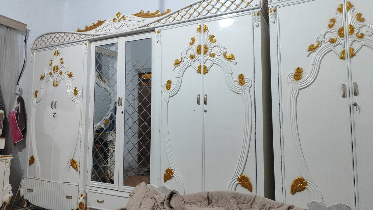 السلام عليكم غرفة نوم للبيع خشب صاج عراقي تصميم تركي نضيفه ميسان قضاء الميمونة *********** السعر مليون وبيها مجال
