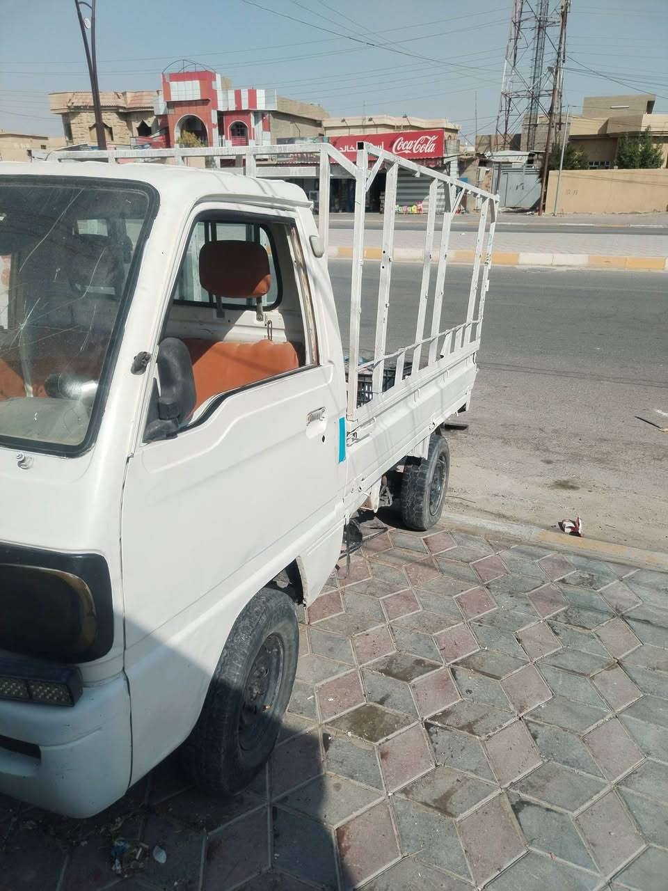 السلام عليكم
كيا شنكا للبيع
السعر 12 ورقه بيها مجال
كشر نضيف جدا داخل مدوشم جلد جديد
السياره بيها تبخير
العنوان تكريت القادسيه قطعه 500
***********
