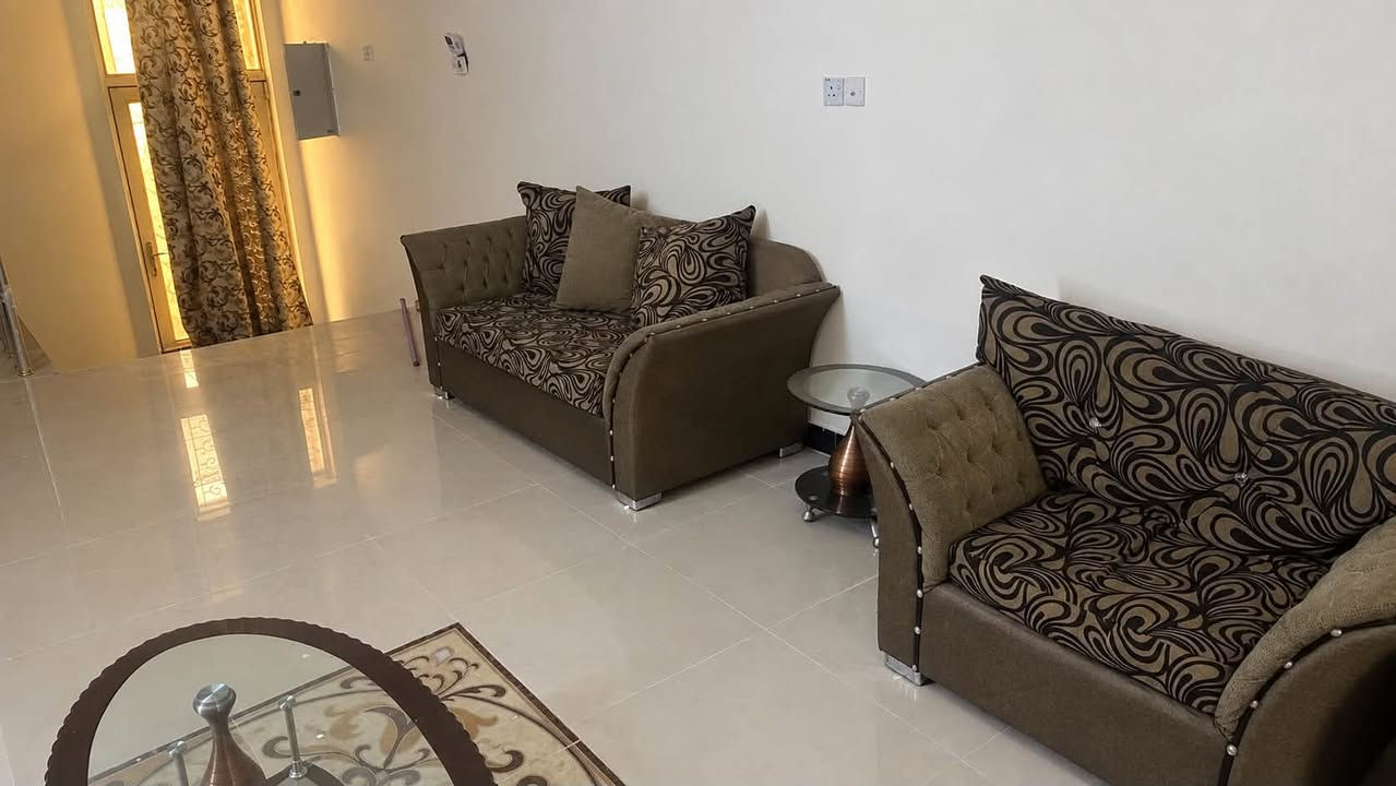 السلام عليكم تخم ١٠ مقاعد للبيع
حالة التخم مستعمل نظيف جدا ما بيه اي عيب عدا ملاحظات بسيطة جدا سعر التخم ٢٠٠ الف 
وميز طعام ٦ مقاعد بسعر ١٥٠ وبيهن مجال بسيط وياهن هدية طبلات زجاجية 
الحجز عالماسنجر او واتساب 
***********
