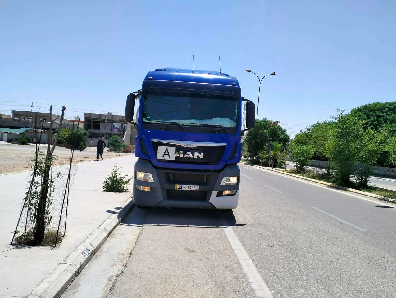 مان بێریڤان بۆفرۆشتن 480ئۆتۆماتیک هاڤ سەلاجەبۆیلەر ریتایدەر ئیمپریفایەر
تایەی تازەیە تازە رەقەم کراوە سەنەوی دارو بەردی تازەیە 
بەکاملی ئەیفرۆشم  
گێرو مەکینەو کارەبایی و ریتایدەر بەشەرت نوقسانی تیانیە لەناو ئیشایە رۆنی تازە گۆراوە 
بیانو برە
***********

