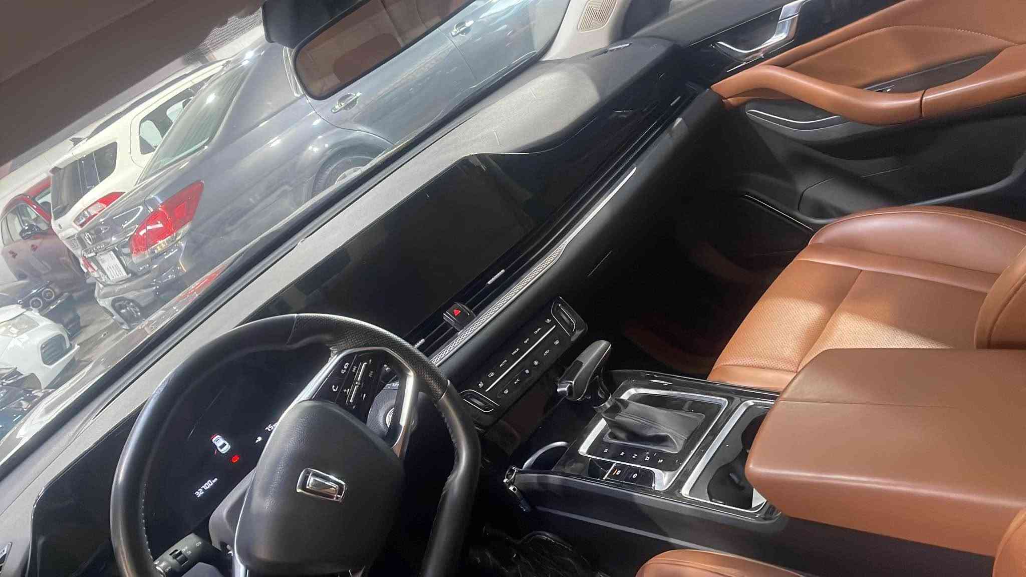Besturn B70 موديل 2024 (فول مواصفات)  
 موديل: 2024  
 مواصفات: فول مواصفات (کوشن جلد خەردەلی/بڕاون، شاشەی گەورەی لمس، بانۆراما، سوکان ئۆپشن، گێڕ ئۆتۆماتیک).  
 بۆیاخ و بێدەنسی: دوو دەرگای بۆیاخە، بە بێ دەعم و بە شەرت.
 ساڵیانە و ژمارە: ژمارە سلێمانی (21)، ساڵیانەی تازەیە و بە ناوی خۆمەوەیە، ئامادەیە بۆ ڕەقەم و تحویل.  
 سعر: 118 ورەقە (قوفڵ) $11,800.     
لە سلیمانیم 
———————————   *********** وەتسئەپ ڤایبەر 

الموديل: 2024  
 المواصفات: فول مواصفات (كوشن جلد تحفي/جملي، شاشة كبيرة لمس، بانوراما، تحكمات هوز/ستيرن، جير أوتوماتيك).  
 الضرر والصبغ: صبغ بابين فقط، بدون حادث (بدون دعم) وبشرط.
 السنوية والترقيم: رقم سليمانية (21)، السنوية مجددة باسمي وتحويل مباشر.  
 السعر: 118 ورقة قفل (11,800 دولار).
عینوان سلیمانیە 
*********** وەتسئەپ ڤایبەر السليمانية, العراق
