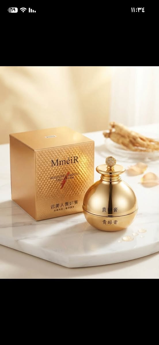 ✨ كريم السيدة الراقية (كريستال جينسنغ الأصلي) 💎
ودّعي شحوب البشرة واحصلي على إشراقة النجوم والأرستقراطيات! نقدم لكِ الكريم الصيني الشهير الغني بمستخلصات الجينسنغ الطبيعية والأعشاب المغذية.
 ترطيب عميق ومكثف: يغذي البشرة الجافة ويمنحها ملمساً ناعماً كالخامس.
 عناية متكاملة: يحتوي على مستخلصات عرق السوس والشاي الأخضر والبابونج لتهدئة البشرة وتصفيتها.
 مظهر مشرق ونقي: يساعد في تقليل مظهر الجفاف والخشونة ليمنحك إطلالة طبيعية ومشرقة طوال اليوم.
 مناسب للاستخدام اليومي: خفيف على البشرة وسريع الامتصاص للوجه والرقبة.
📦 التوصيل متوفر لجميع المحافظات.
للحجز والاستفسار يرجى مراسلة الصفحة 📩او الاتصال على الواتساب ***********
