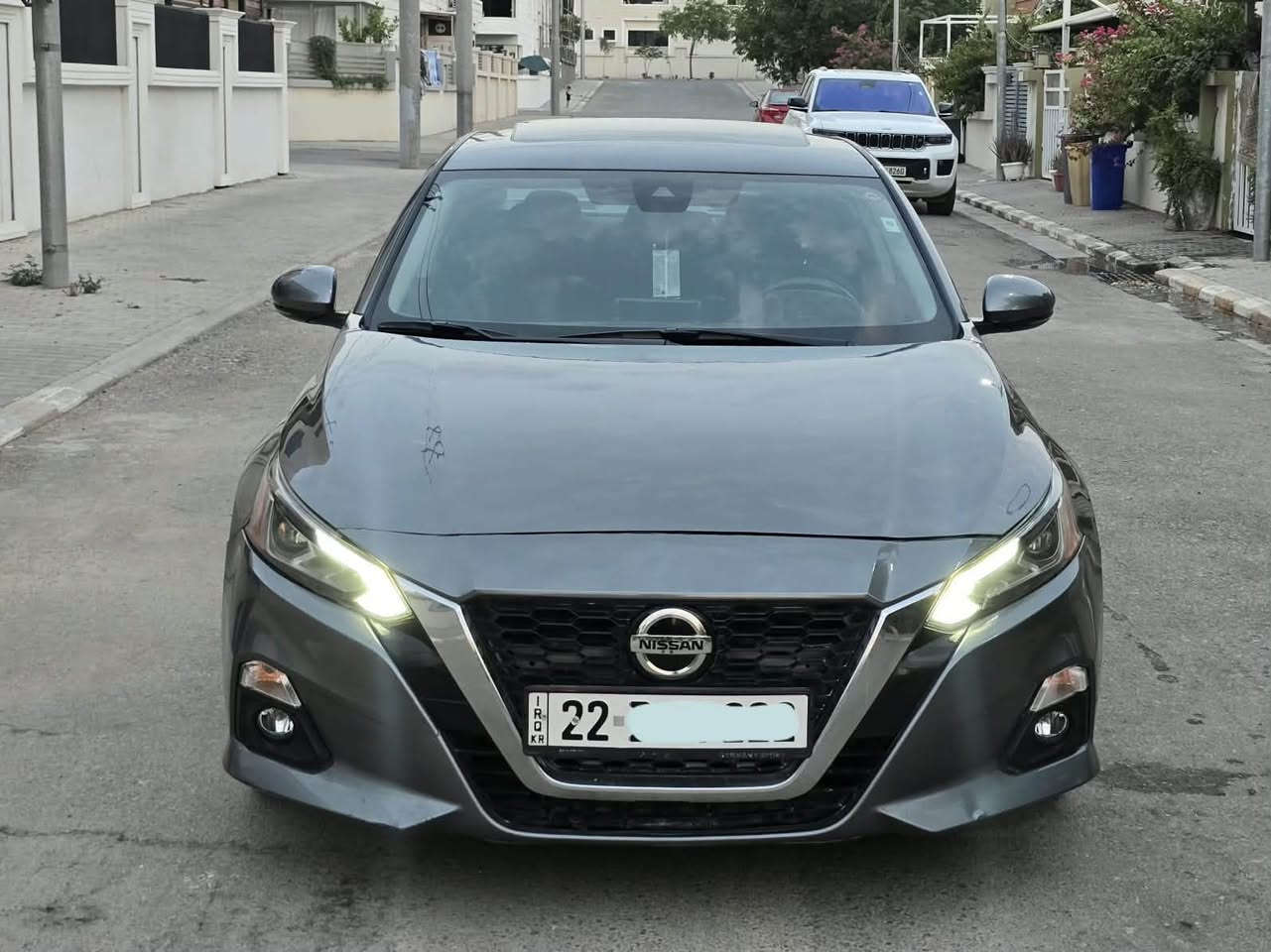سلام عليكم
نيسان التيما موديل 2021 
فئة SV PLUS فول مواصفات 1/1 فول
سلايت + بصمه + رادار 360 + كشنات هيتر فول الفول 
سياره قبل يومين مجدد هزه و سنويه ورقم بأسمي
ماشيه 75 الف حقيقي. 
ضرر السياره فقط بنيد صبغ بدون اي دواخل
بيهه شبرين بارد فقط و السونر موجود 
رقم الشاصي //      1N4BL4DW0MN312755
سياره جديده كلش وقبل يومين داخله هزه اربيل
مابيهه اي نقص جاهزه و مكان السياره // خانقين
سعر السياره 135 ورقه وبي مجال حك الجيه 
رقم مبايل //    ***********
