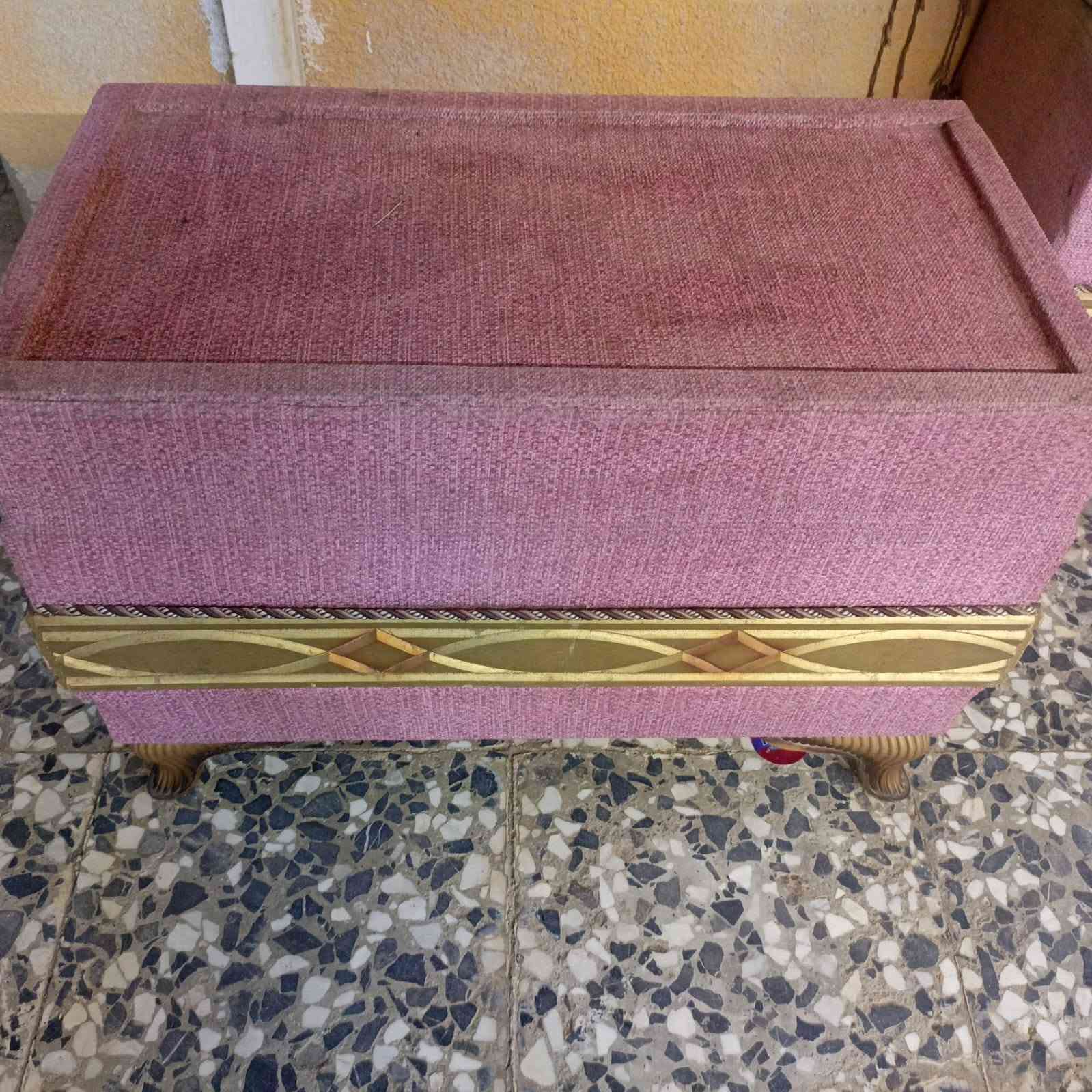 تخم قنفات مع 3طبلات تقديم مع بردة مع ميز التلفوزيون  البيع
العنوان البصرة الزبير 
السعر مليون ونص 

بيع مستعجل
