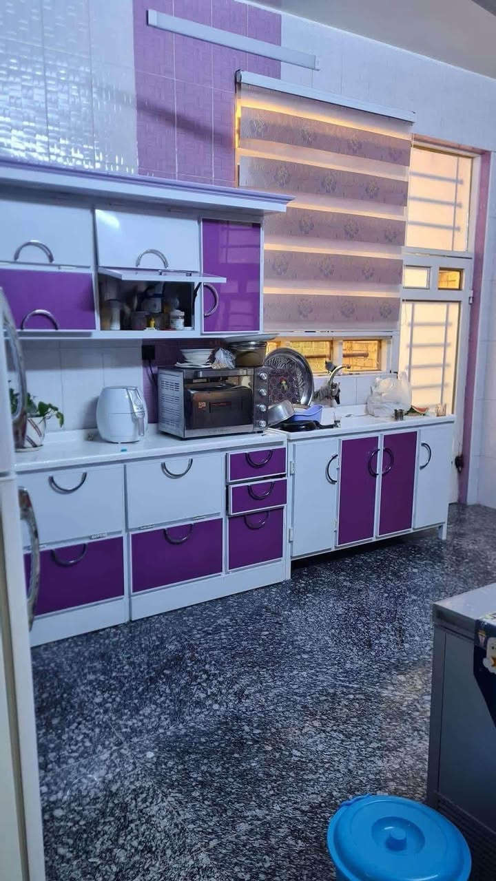 دار للبيع رقم بية معاملة ع قرار 20
حي الجامعي مساحة ٢٠٠م 
‎طابق واحد 
‎مطبخ واستقبال وصاله ٢ غرف نوم و٣ صحيات و٢مناور  البيت جاهز مابي نقص للإستفسار. ***********

