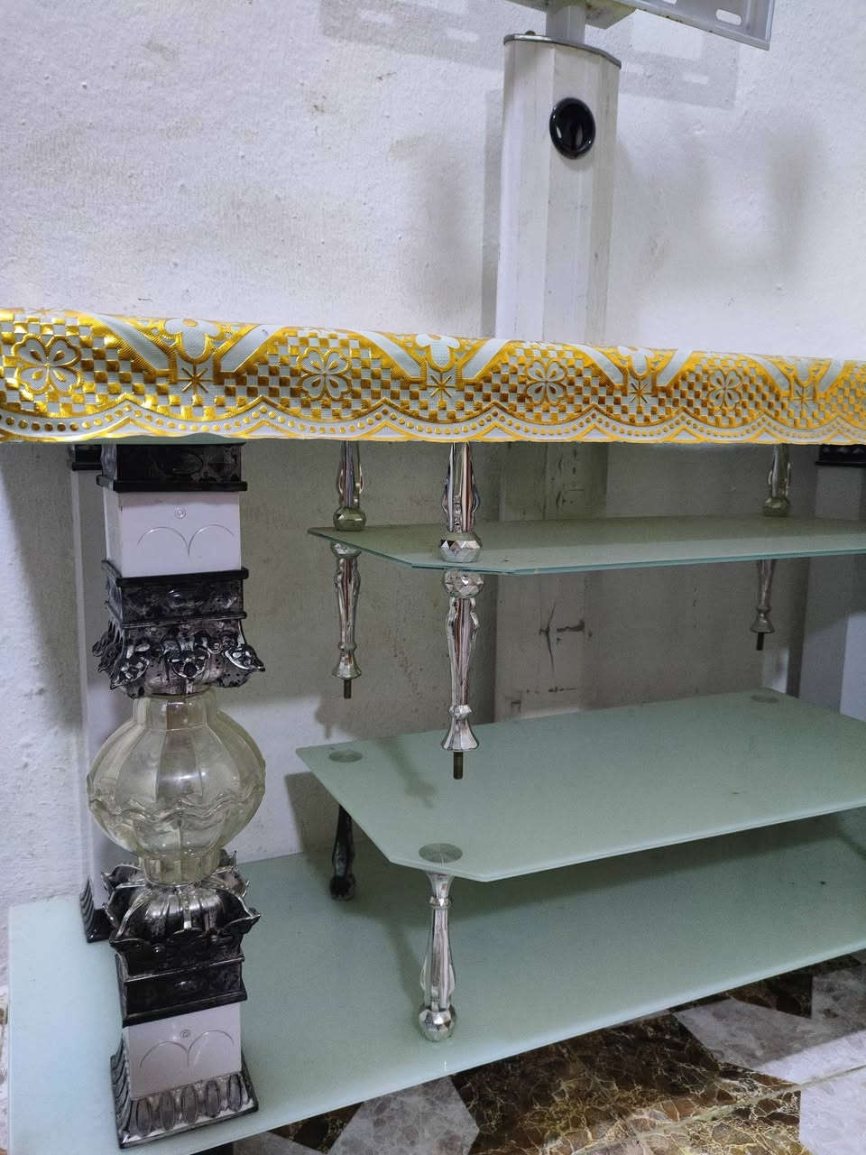ڤستال • ٤٢ بوصة • ميز بلول ثقيل