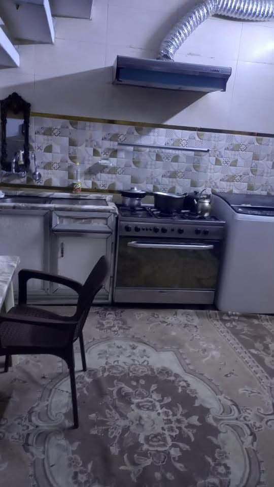 *🏠 بيت للبيع*

*المساحة:* 100 متر

*الواجهة:* 5 متر

*النزال:* 20 متر

* طابق ونص

*العنوان:*
چكوك - الاساتذه - قرب جامع السبطين (ع) 

السعر واتساب او الاتصال على الرقم التالي

***********
