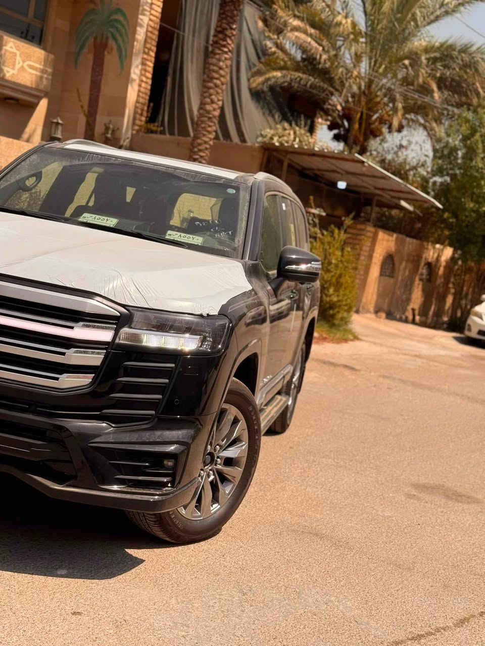 المتدد GXR  limited 2025
Black edition 

داخل احمر واسود زيرو مماشيه 

خمس كامرات حساسات امامي خلفي زنون لدات تدفئه تبريد مقاعد  شاشات خلفيه جلد احمر واسود مكفوله من كلشي 

 

***********
