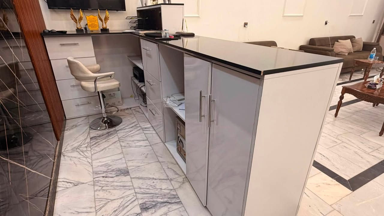 للبيع اثاث ينفع داخل عيادات الاسنان  والمراكز التجميلية
للتواصل ***********
