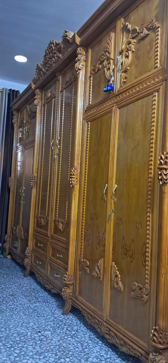 كنتور صاج خارج داخل ٦ باب دنك زان نقش ارتفاع ٢٧٥ عرض ٣٦٠ نظافه ١٠٠ بالميه السعر ٩٥٠  اتصال *********** بغداد, العراق
