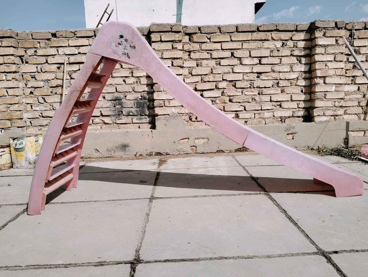 زحليكة اطفال 2متر ، ارتفاع متر ونص، عمر  سنتين إلى ٣ 
عوزها غسل وإذا تريد صبغ،
مكاني السكلات ١٥
ما نختلف عالسعر 
 واتساب ***********
