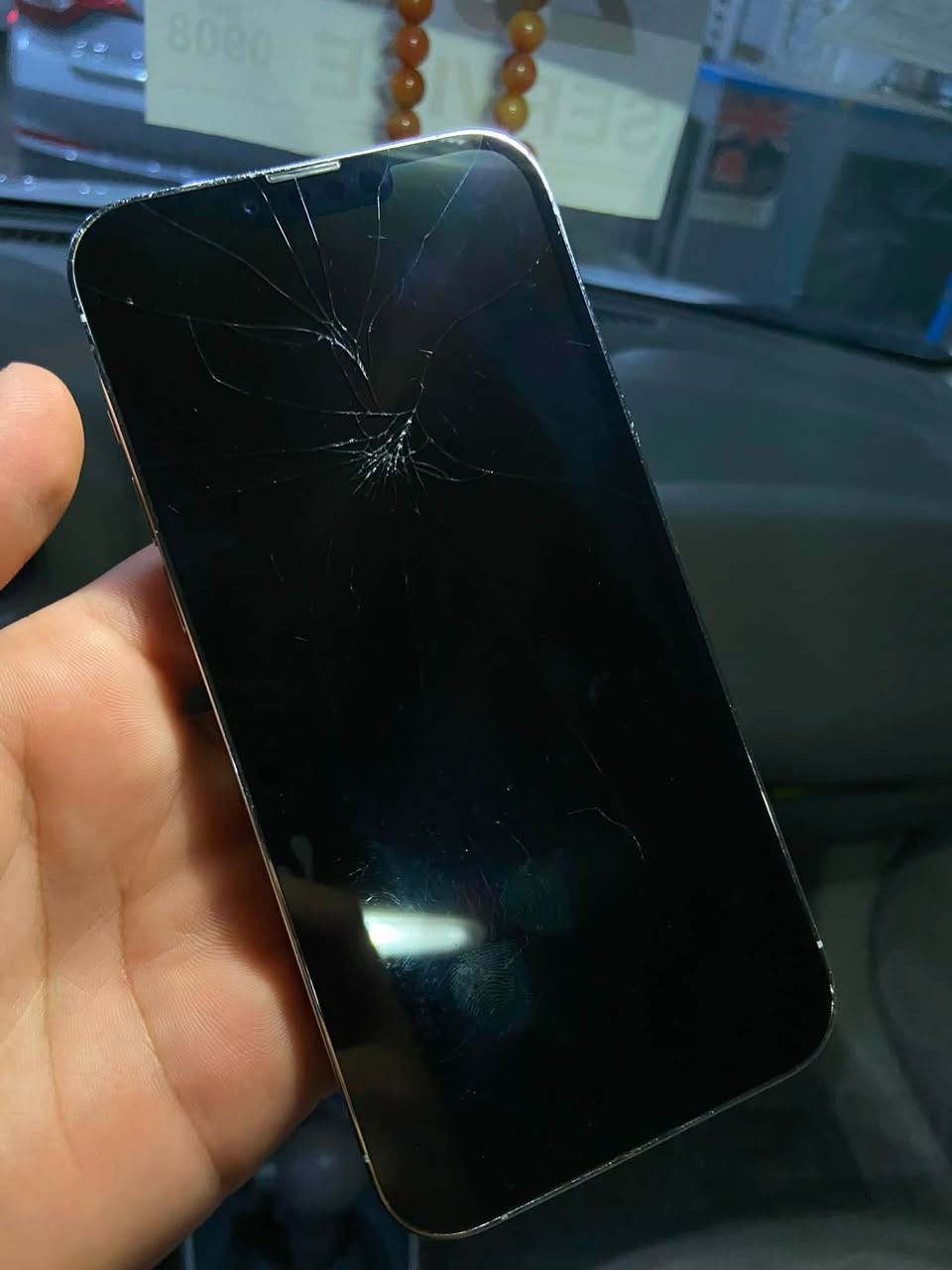 السلام عليكم للبيع 
 ايفون 13 برو ماكس ذاكره 256 بطاريه 88 مامبدل بي شي لون ابيض يحتاجله تبديل حساس وتصليح الضهر ليزر سابقاً مكفول مكاني نجف السعر 500 وبي مجال
***********
