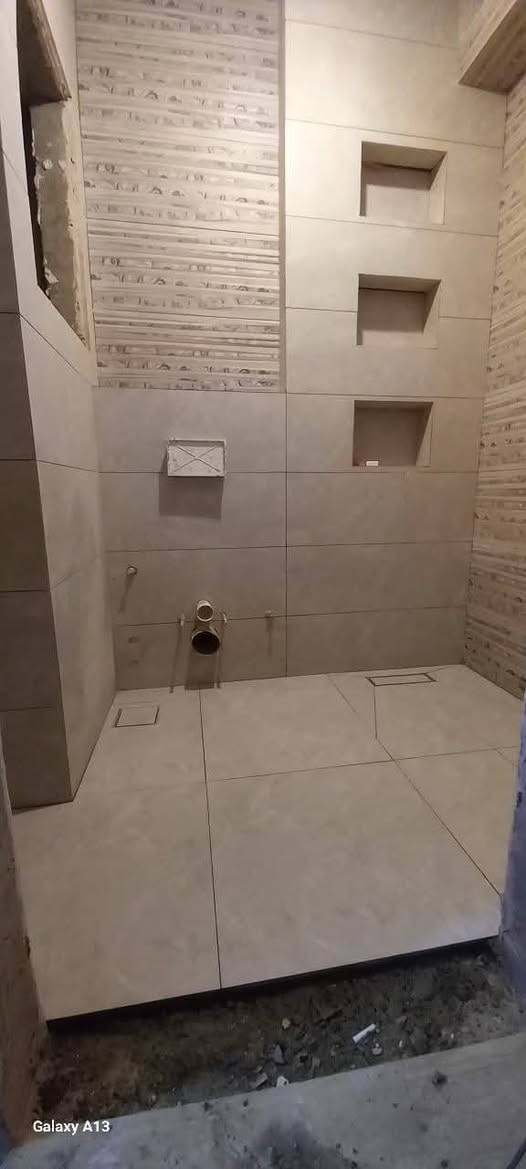 يوجد اثنين خلفه سيراميك وبورسلين ومرمر وكاشي درجه اولى رقم الموبايل وعلى الواتس ***********
