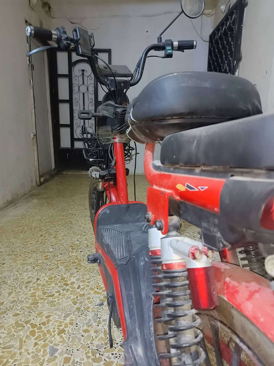 🚲 دراجة شحن للبيع

دراجة شحن بحالة ممتازة ونظيفة، شبه جديدة، ولا تحتاج إلى أي إصلاحات.

💰 السعر: 300 ألف دينار، قابل للتفاوض ضمن حدود معقولة.
📞 للراغبين في الشراء أو الاستفسار، يرجى التواصل عبر الرقم المرفق. ‏‪***********‬‏

مع خالص التحية والتقدير.
