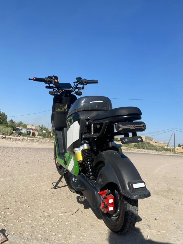 السلام عليكم دراجه R9  للبيع لسعر 350لدراجه شغاله ومابيه اي نقص مديل 25 بطاريات شغالات لدراجه خير من الله متوازي عله فلوسه مكاني حله قرب سيطرت ابي غرق للاستفسار ***********
