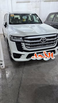لاندكروزر ٢٠٢٥ • ٦ سلندر • ماشي ٩٠٠٠