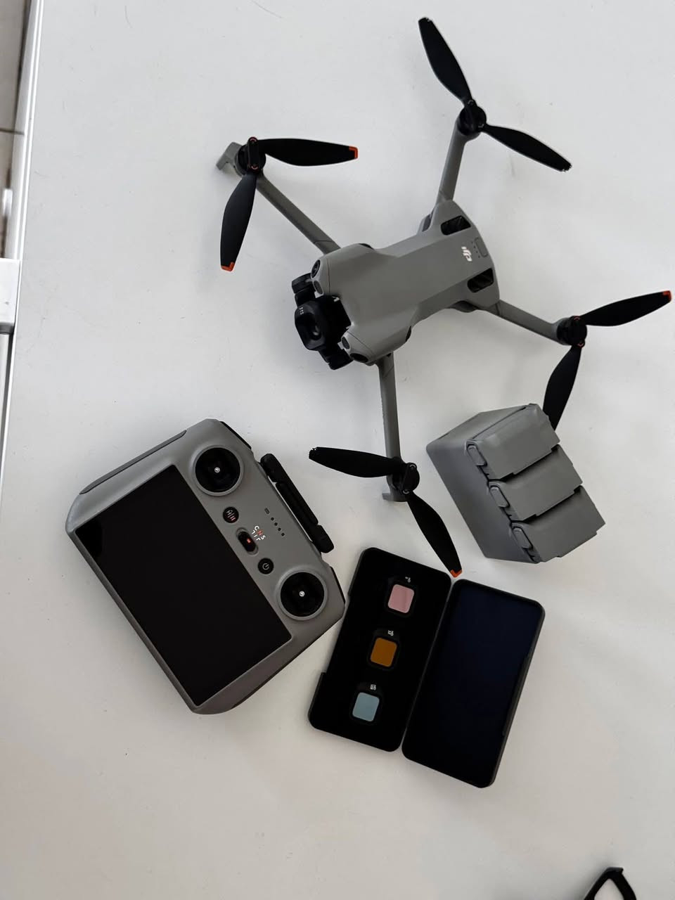 Dji mini 5Pro
درون dji جديده بعده بل باكيت وكلشي كامل وياه من ملحقات نضافته100/100
 (سعره مليونين ومية ) ول توصيل مجاني
للاستفسار على الخاص او على الرقم ***********
