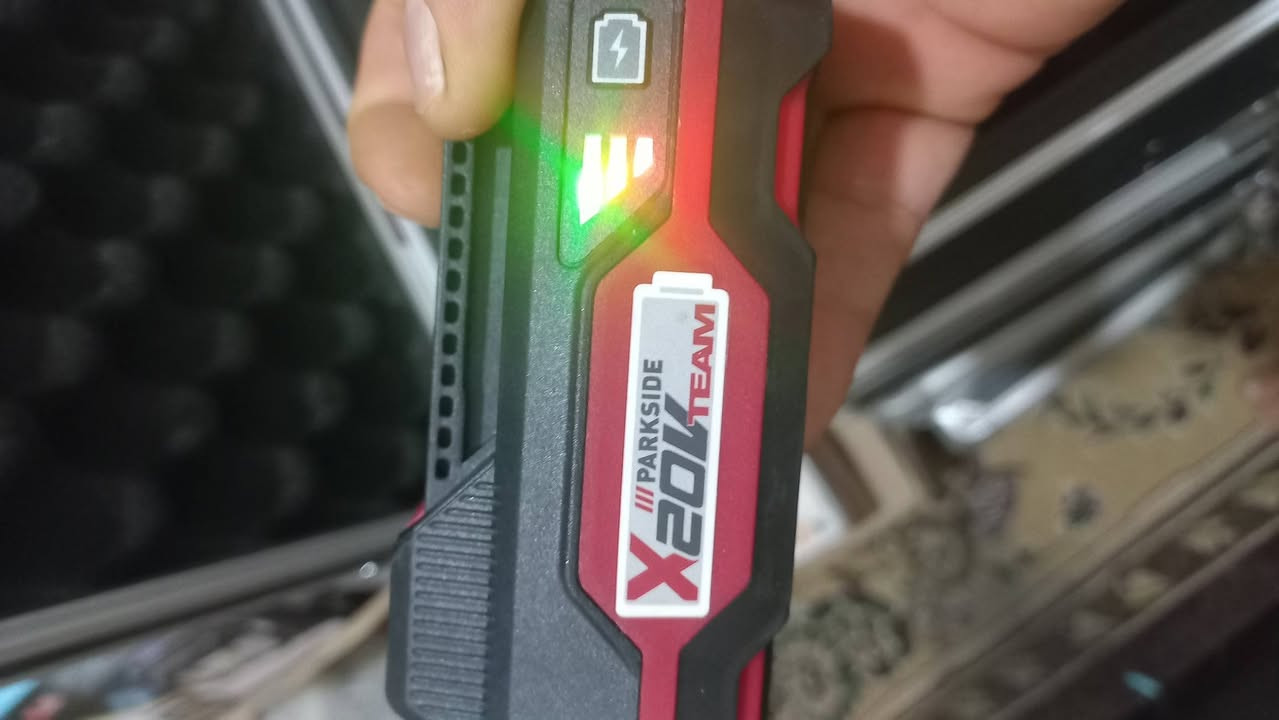 البيع جديد لوك سعره  135 مع توصيل بطارية وحده  2 امبير   ***********
