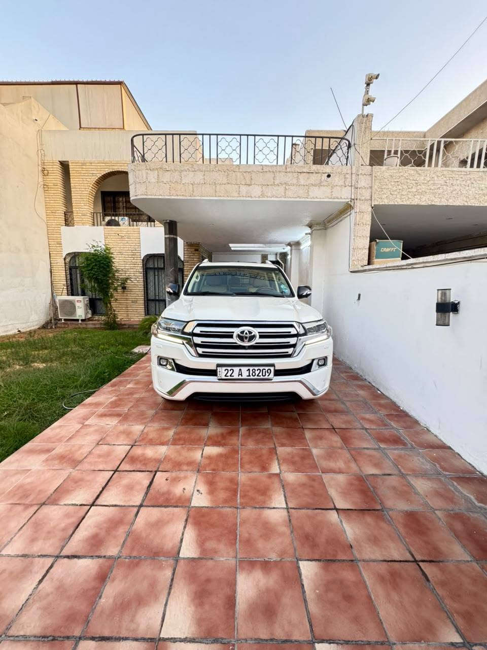 GX. R  اربيل 2018
ماشيه 162
محرك 6 سلندر
عدد المقاعد 7
4 كامرة امامي خلفي ومري جانبيه
فتحه سقف + بصمه تشغيل عن بعد  + مثبت سرعه
مقاعد كهرباء + زنون امامي + مصابيح اماميه ليد
تشغيل عن بعد +ABC
تبريد صندوق
الون ابيض مكفوله كفاله عامه السيارة جاهزة من كلشي ومبيهة اي نقص 
السعر 50 الف 
***********
