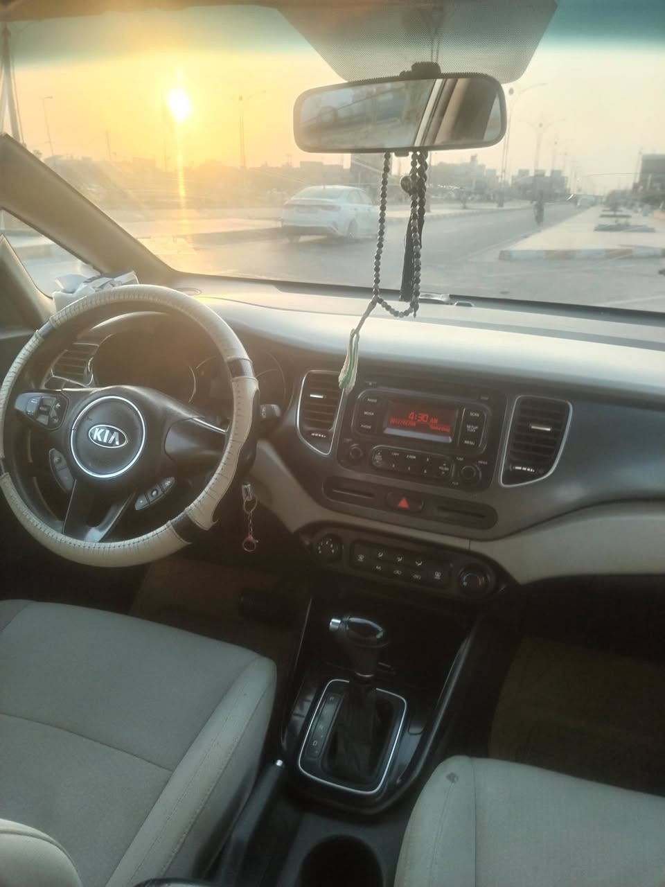 كيا كارنزه سبعه راكب موديل 14خليجي كفالةرقم ذي قار بسمي سعر 125بيها مجال قليل هذا رقمي ***********
