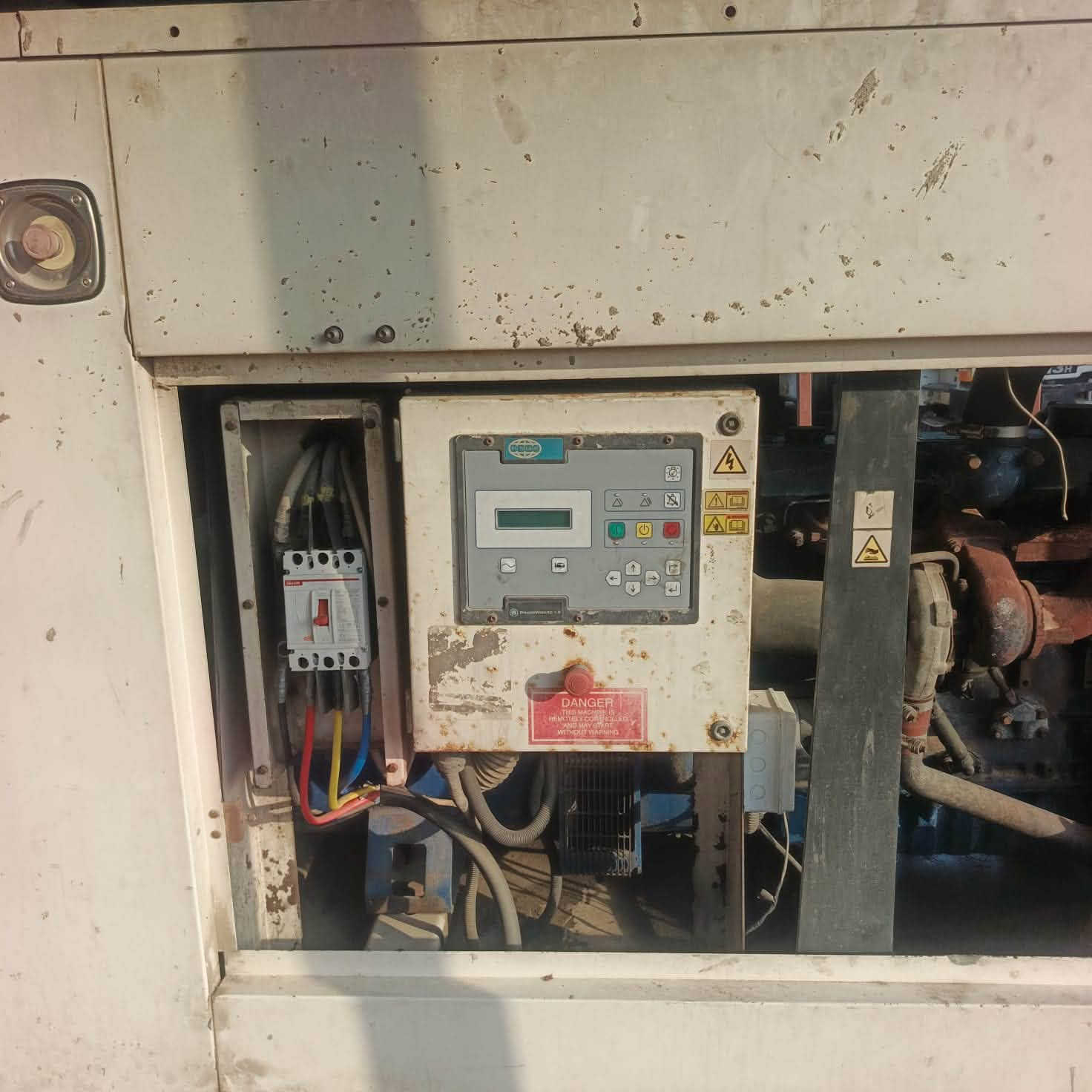 مولد بيركز 
150 kv
 بيها بخار قليل
البصره - شط العرب - الجزيره 
التواصل: ***********
